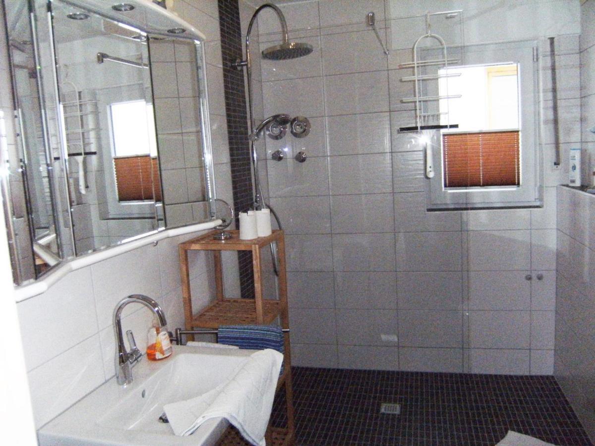 Appartement Bio-Ferienweingut Leyendecker à Kattenes Extérieur photo